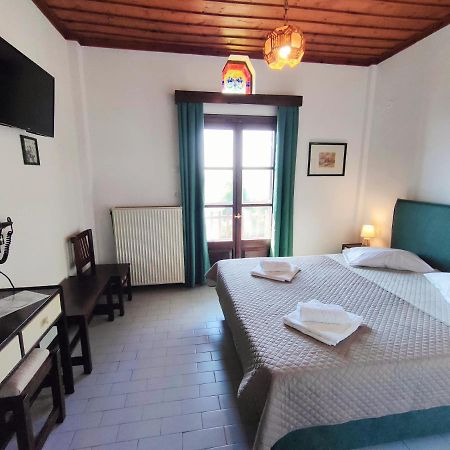 Hotel Vrionis Áyios Dhimítrios エクステリア 写真