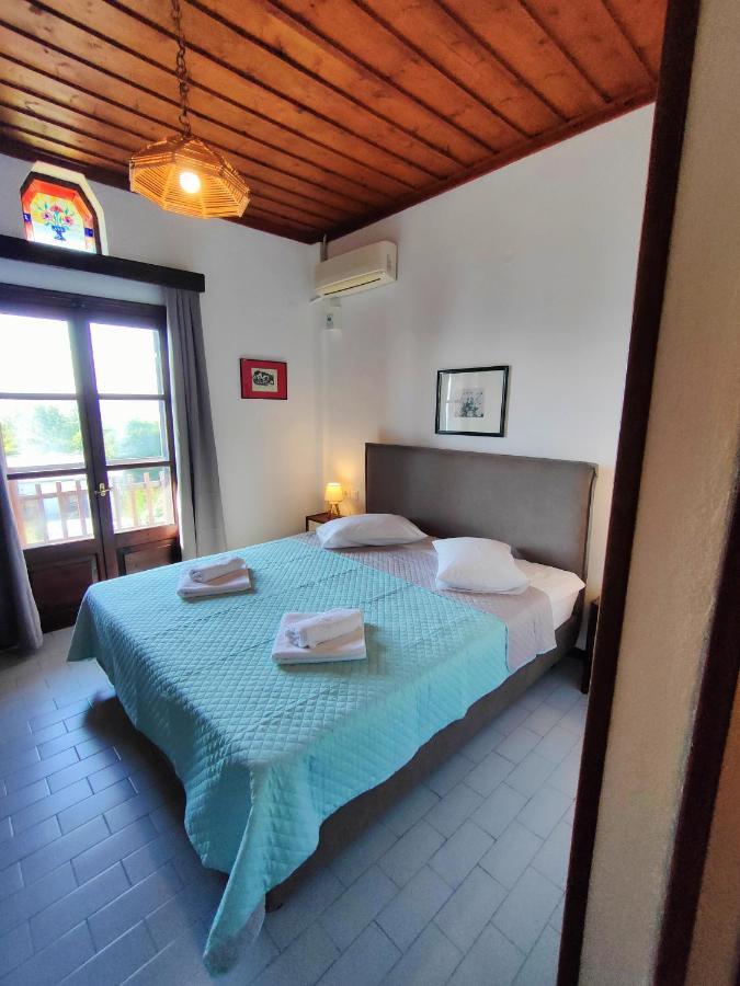 Hotel Vrionis Áyios Dhimítrios エクステリア 写真