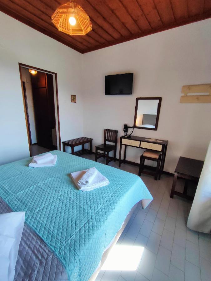 Hotel Vrionis Áyios Dhimítrios エクステリア 写真