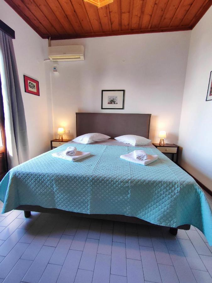 Hotel Vrionis Áyios Dhimítrios エクステリア 写真