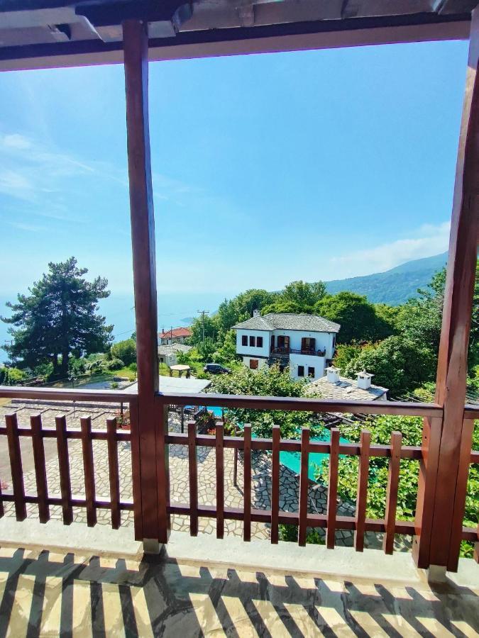 Hotel Vrionis Áyios Dhimítrios エクステリア 写真