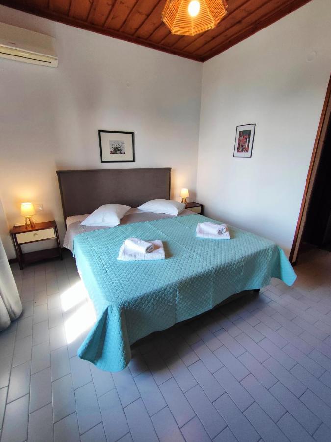 Hotel Vrionis Áyios Dhimítrios エクステリア 写真