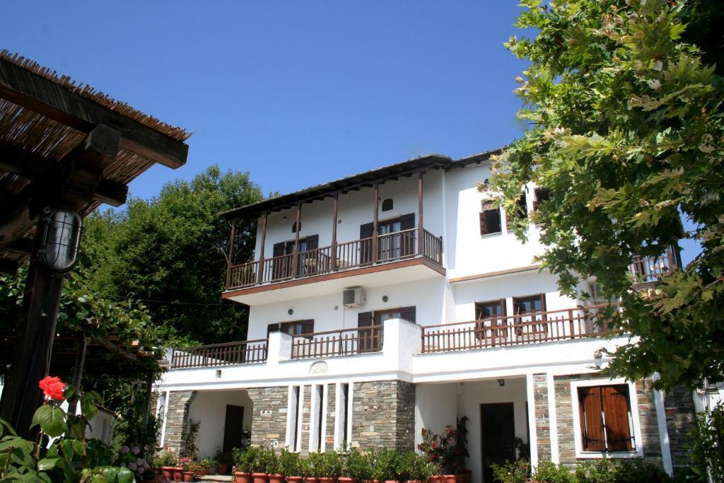 Hotel Vrionis Áyios Dhimítrios エクステリア 写真