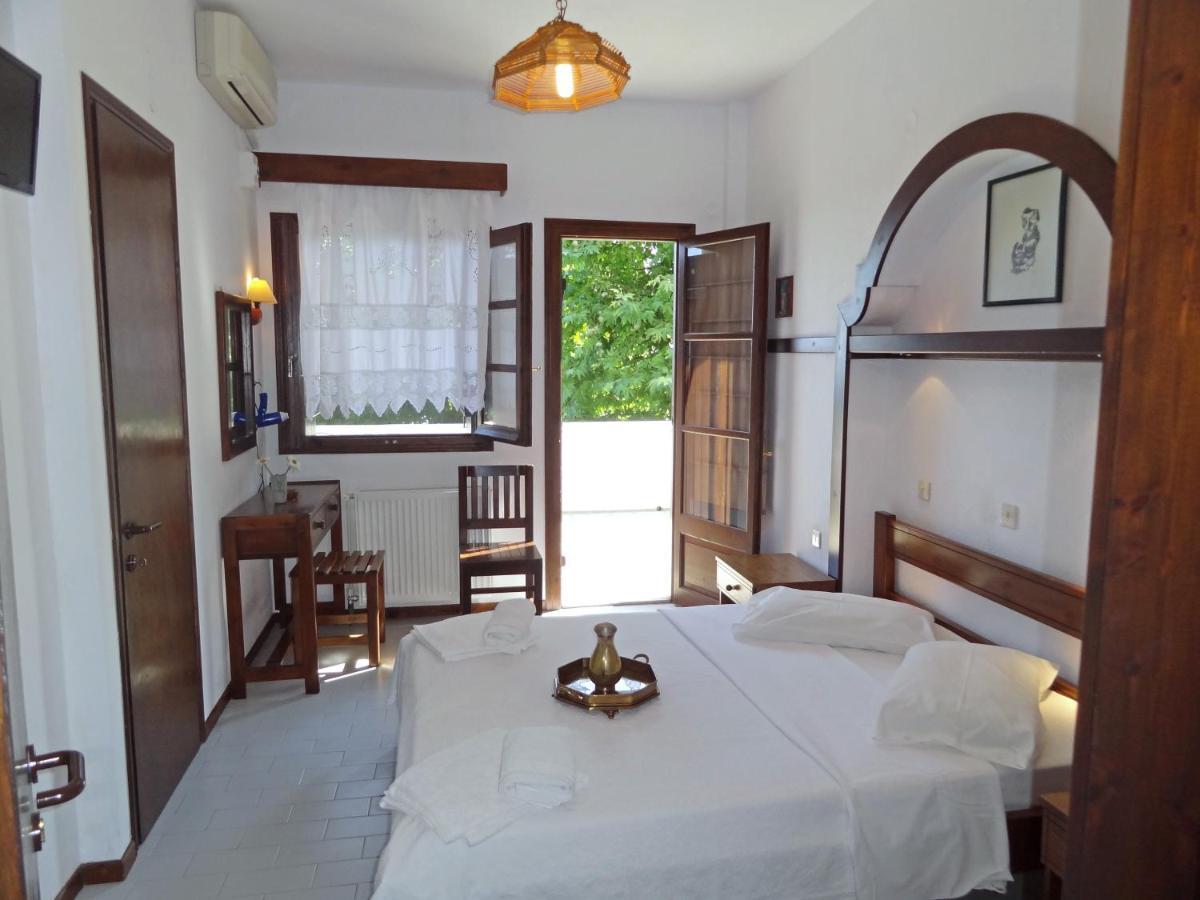 Hotel Vrionis Áyios Dhimítrios エクステリア 写真