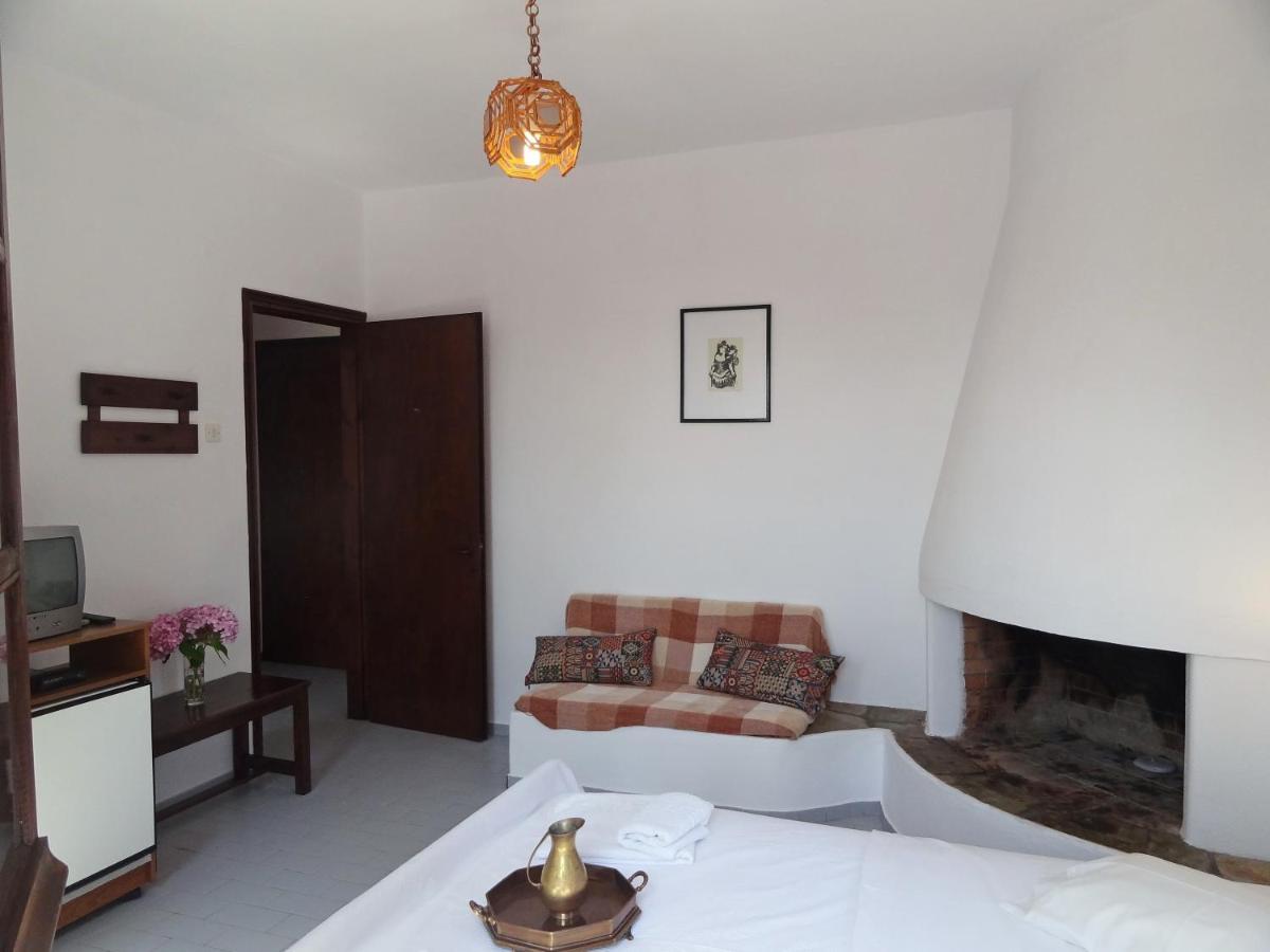 Hotel Vrionis Áyios Dhimítrios エクステリア 写真
